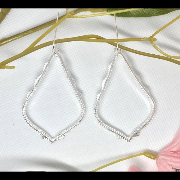 NEW 🌼 Silver teardrop filigree frame earring - Picture 6 of 8